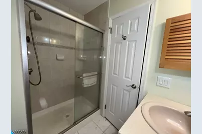 123 Winchester Way, Franklin Township, NJ 08873 - Photo 10