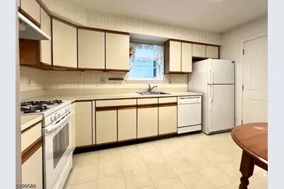 123 Winchester Way, Franklin Township, NJ 08873 - Photo 6
