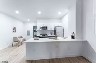 10 Commerce Ct, Newark, NJ 07102 - Photo 2