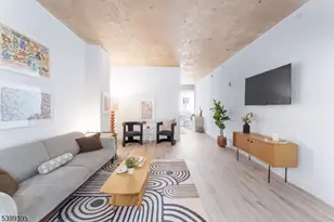 10 Commerce Ct, Newark, NJ 07102 - Photo 14