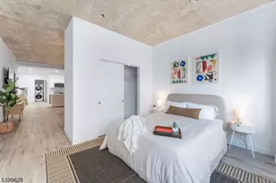 10 Commerce Ct, Newark, NJ 07102 - Photo 12