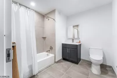 10 Commerce Ct #2I, Newark, NJ 07102 - Photo 16