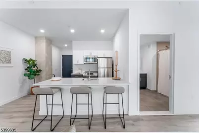 10 Commerce Ct #2D, Newark, NJ 07102 - Photo 6