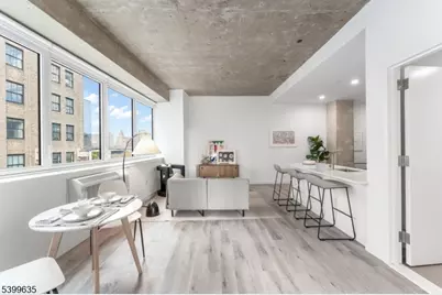 10 Commerce Ct #2D, Newark, NJ 07102 - Photo 4