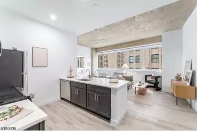 10 Commerce Ct #2D, Newark, NJ 07102 - Photo 8