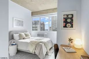 10 Commerce Ct, Newark, NJ 07102 - Photo 14