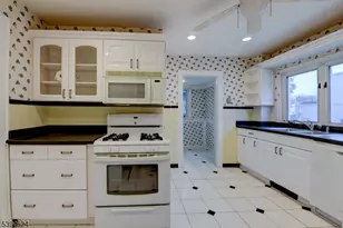 101 Baker St, Maplewood, NJ 07040 - Photo 6