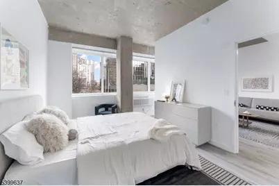 10 Commerce Ct #7H, Newark, NJ 07102 - Photo 12