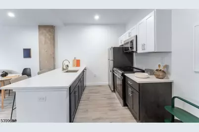 10 Commerce Ct #7H, Newark, NJ 07102 - Photo 8