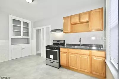 519 Clinton Pl #2R, Newark, NJ 07112 - Photo 10