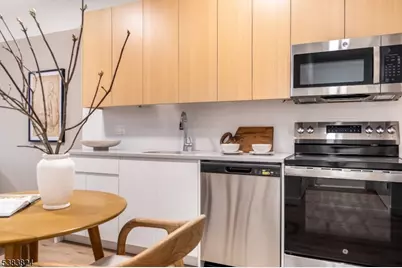 431 Dr Mlk Jr Blvd #329, East Orange, NJ 07018 - Photo 18