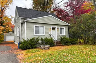 11 Garfield Rd, Parsippany, NJ 07054 - Photo 2