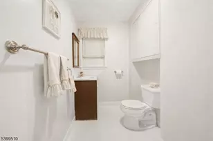 12 Clinton Ln, Wayne, NJ 07470 - Photo 18