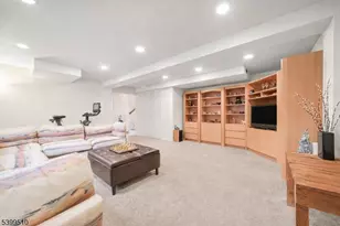 12 Clinton Ln, Wayne, NJ 07470 - Photo 6