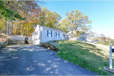 207 Degray St, North Haledon, NJ 07508 - Photo 2