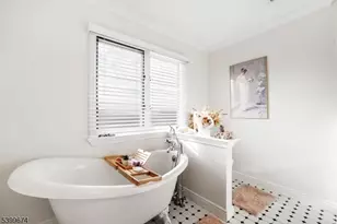 305 Heights Dr, Haledon, NJ 07508 - Photo 14