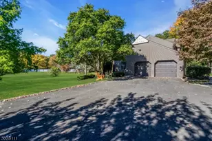 1053 Hillcrest Dr, Branchburg Township, NJ 08853 - Photo 44