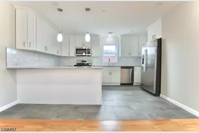 32 Garibaldi Ave #3, Newark, NJ 07114 - Photo 2