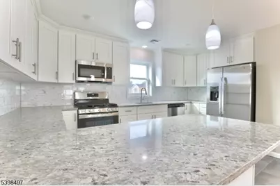 32 Garibaldi Ave #3, Newark, NJ 07114 - Photo 4