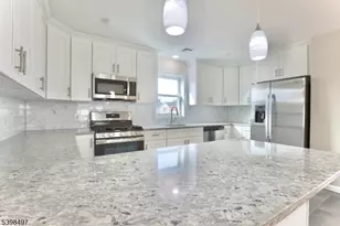 32 Garibaldi Ave, Newark, NJ 07114 - Photo 4