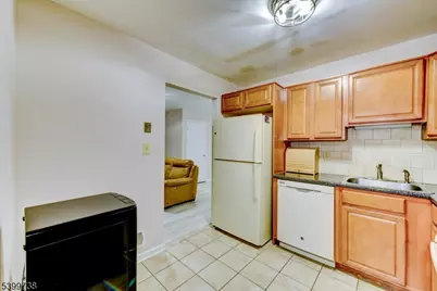 6 Hansen Pl, Wayne, NJ 07470 - Photo 24