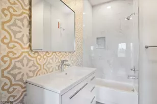 579 S 12th St, Newark, NJ 07103 - Photo 8