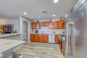 9 Crestmont Ct, Hardyston Township, NJ 07419 - Photo 10