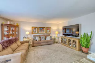 9 Crestmont Ct, Hardyston Township, NJ 07419 - Photo 6