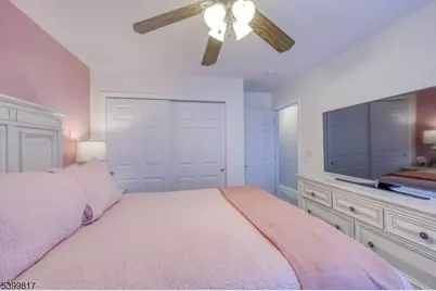 9 Crestmont Ct, Hardyston Township, NJ 07419 - Photo 18