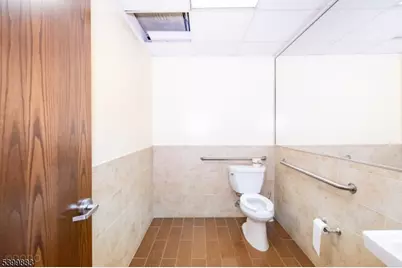 2 Lincoln Hwy-Unit100, Edison Twp., NJ 08820 - Photo 38