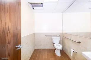 2 Lincoln Hwy-Unit100, Edison Twp., NJ 08820 - Photo 38