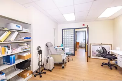 2 Lincoln Hwy-Unit100, Edison Twp., NJ 08820 - Photo 26