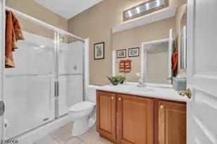 324 Biltmore Ln, Franklin Township, NJ 08873 - Photo 14