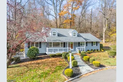 367 Greenbrier Ct, Mountainside, NJ 07092 - Photo 1