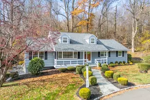 367 Greenbrier Ct, Mountainside, NJ 07092 - Photo 1