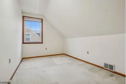 944 Burlington Ave, Union Township, NJ 07083 - Photo 20