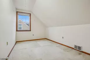 944 Burlington Ave, Union Township, NJ 07083 - Photo 20