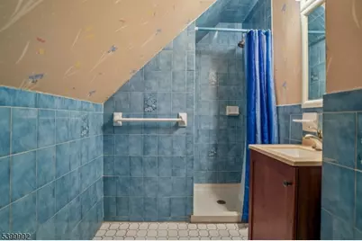 944 Burlington Ave, Union Township, NJ 07083 - Photo 26