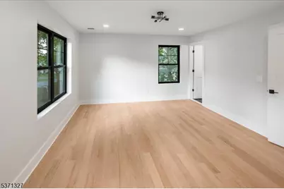 111 N Summit Ave, Chatham, NJ 07928 - Photo 28