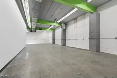 16 Van Wettering Pl, Hackensack, NJ 07601 - Photo 18