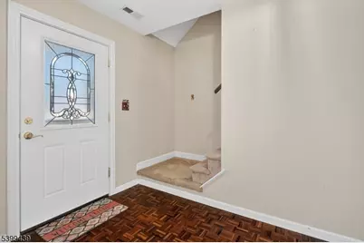 17 Londonderry Dr, Raritan Township, NJ 08822 - Photo 4