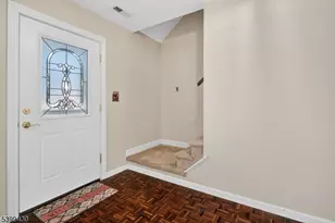 17 Londonderry Dr, Raritan Township, NJ 08822 - Photo 4