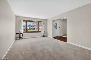 17 Londonderry Dr, Raritan Township, NJ 08822 - Photo 6