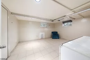 160 W Colfax Ave, Roselle Park, NJ 07204 - Photo 18