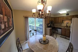 822 Poplar Ct, Raritan Township, NJ 08822 - Photo 6