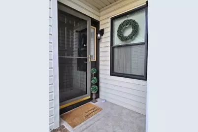 822 Poplar Ct, Raritan Township, NJ 08822 - Photo 2