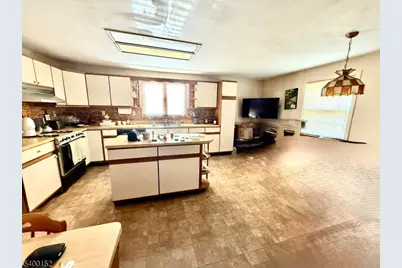 1098 Sunny Slope Dr, Mountainside, NJ 07092 - Photo 6