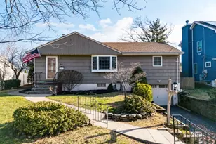 54 Oakwood Ct, Fanwood, NJ 07023 - Photo 1