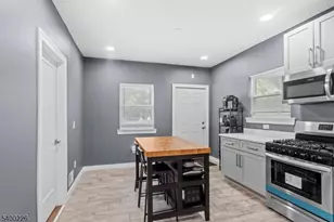 110 Park Ave, East Orange, NJ 07017 - Photo 14