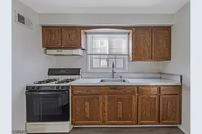 64 Gilbert Ave, Elmwood Park, NJ 07407 - Photo 18